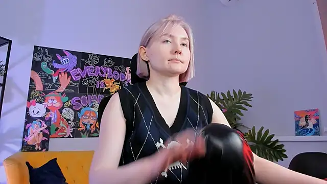 Snapshot of ReiYosimoto chatting on February 15, 2025, 11:39 am ReiYosimoto online show from February 15, 2025, 11:39 am