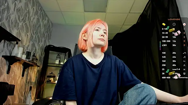 Snapshot of ReiYosimoto chatting on October 3, 2025, 11:40 am ReiYosimoto online show from October 3, 2025, 11:40 am