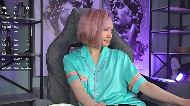 Snapshot of ReiYosimoto chatting on November 3, 2025, 4:41 pm ReiYosimoto online show from November 3, 2025, 4:41 pm