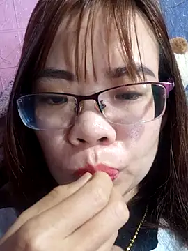   Mai-love19   online show from March 2, 2025, 11:20 pm