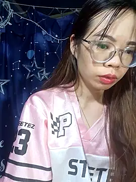   Mai-love19   online show from October 31, 2025, 10:44 pm