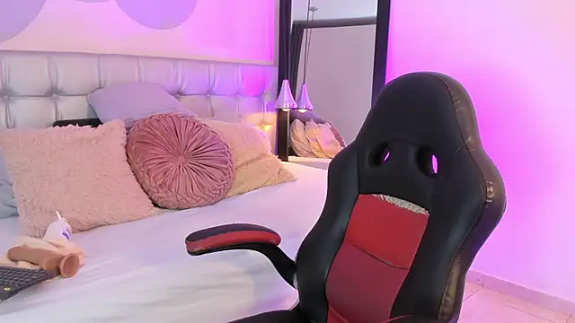 pervert lizza online show from March 20, 2025, 12:00 pm