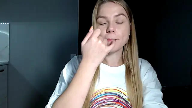 Sunbeam  online show from October 15, 2025, 9:59 pm