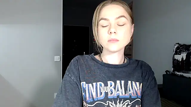 Sunbeam  online show from March 22, 2026, 9:07 pm