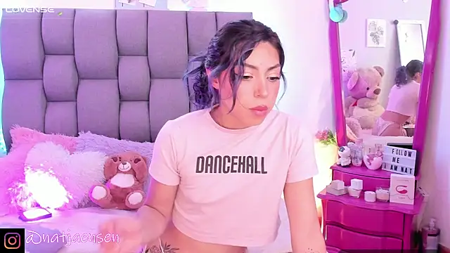 natalie jaensen online show from December 7, 2024, 8:27 pm