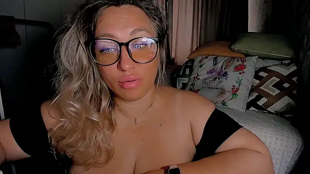 Snapshot of CumOnMy_Tits chatting on July 11, 2026, 2:47 am CumOnMy Tits online show from July 11, 2026, 2:47 am