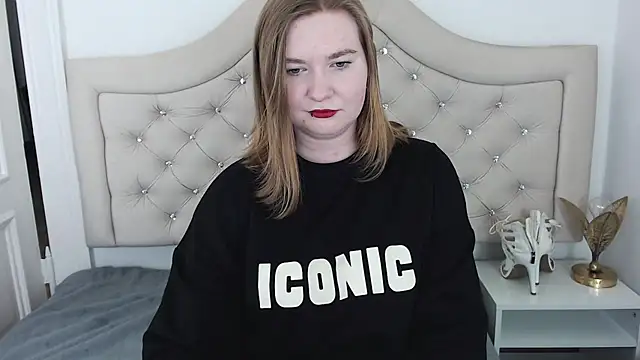 LaraDream online show from January 14, 2025, 10:23 pm