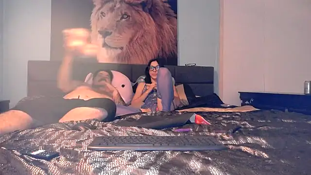 Snapshot of ZANDUNE chatting on November 7, 2025, 1:05 am ZANDUNE online show from November 7, 2025, 1:05 am