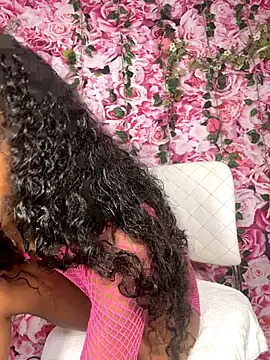 mismialove online show from September 27, 2025, 5:45 am