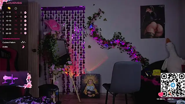 Snapshot of Silvia_Santorskii chatting on September 25, 2025, 9:13 am Silvia Santorskii online show from September 25, 2025, 9:13 am