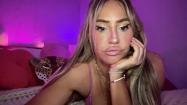 Fitnessbabe69 online show from December 21, 2024, 8:39 am