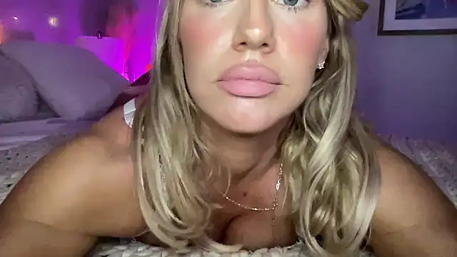 Fitnessbabe69 online show from March 11, 2025, 8:41 am