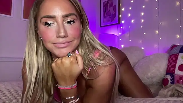 Fitnessbabe69 online show from April 14, 2026, 9:15 am