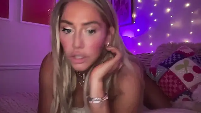 Snapshot of Fitnessbabe69 chatting on June 14, 2026, 11:23 am Fitnessbabe69 online show from June 14, 2026, 11:23 am